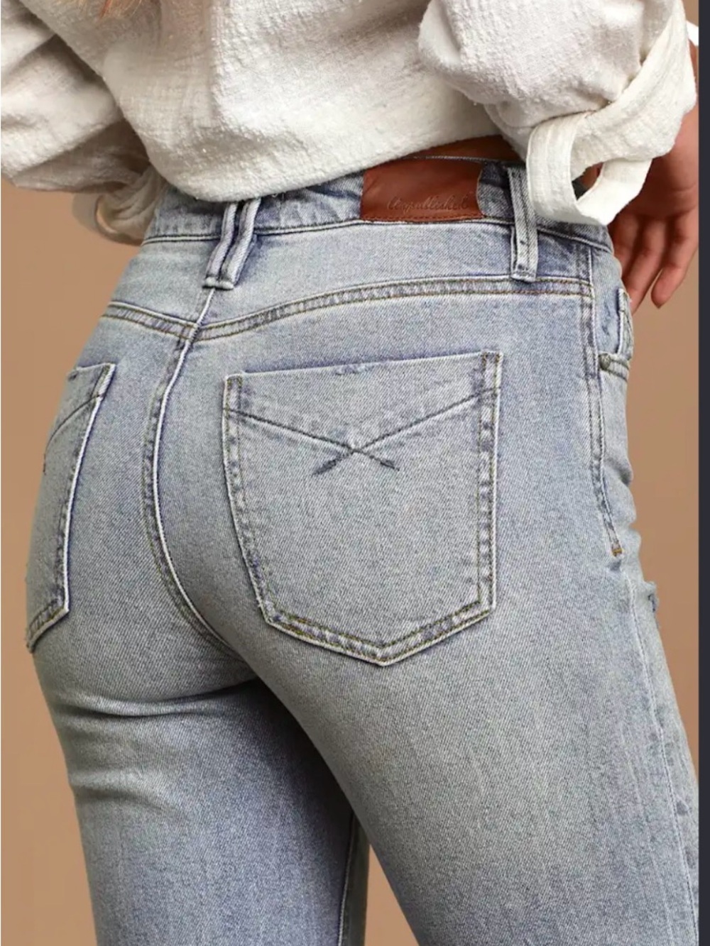 High-Rise Light Blue Women's Jeans with Subtle Back Stitching